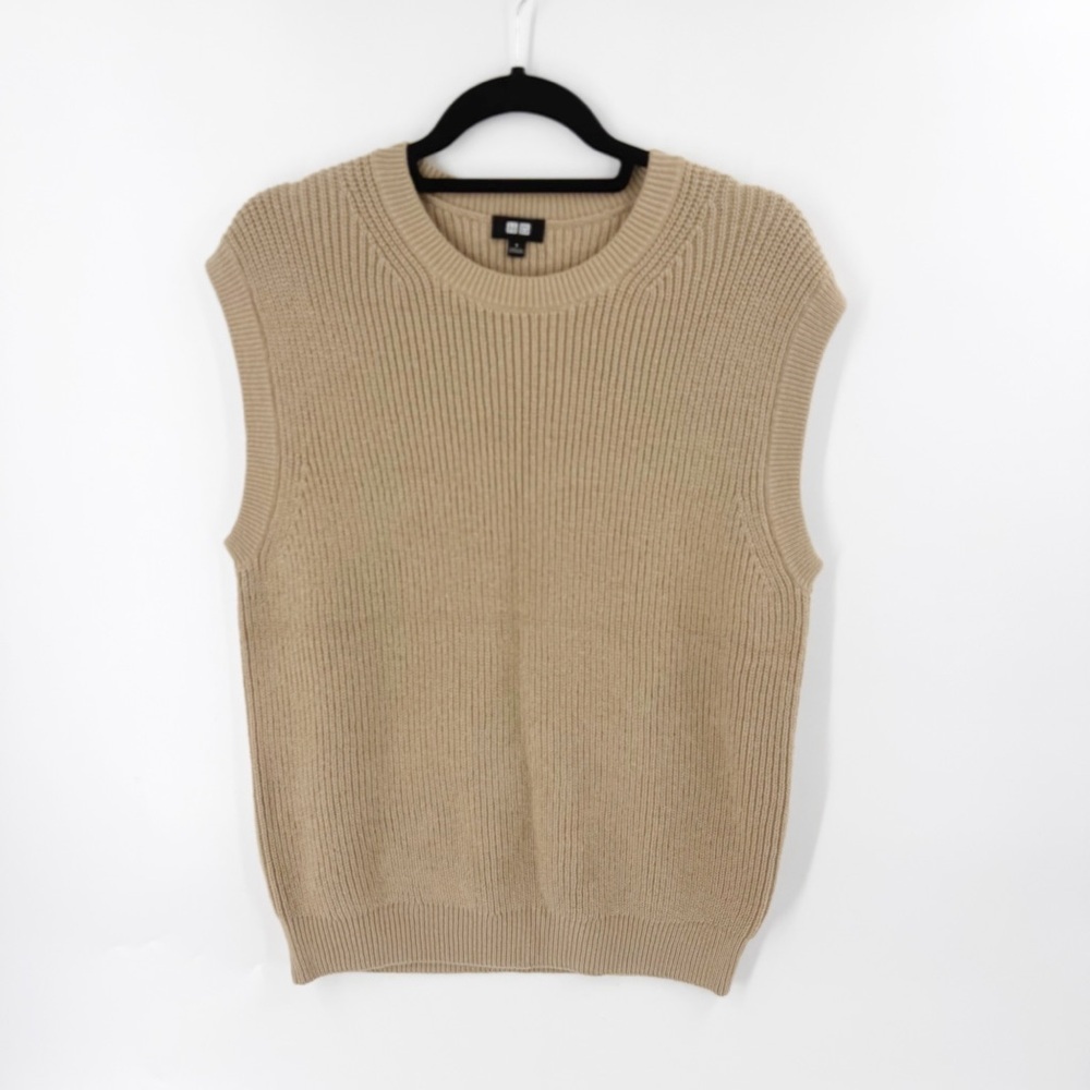 ✅UNIQLO Beige Sleeveless Sweater SIZE SMALL CREWNECK RIBBED‎